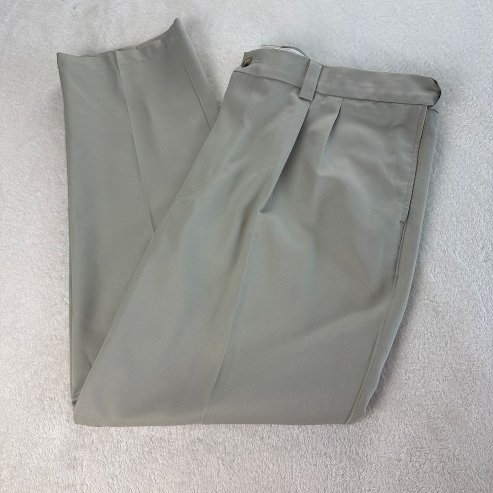 Oak Hill Pants Mens 48X32 Khaki Microfiber Waist‎ Relaxer Pleated Dress Chino